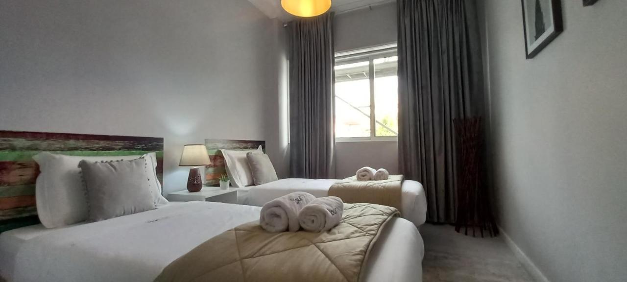 Oporto Guest House Terrace ภายนอก รูปภาพ